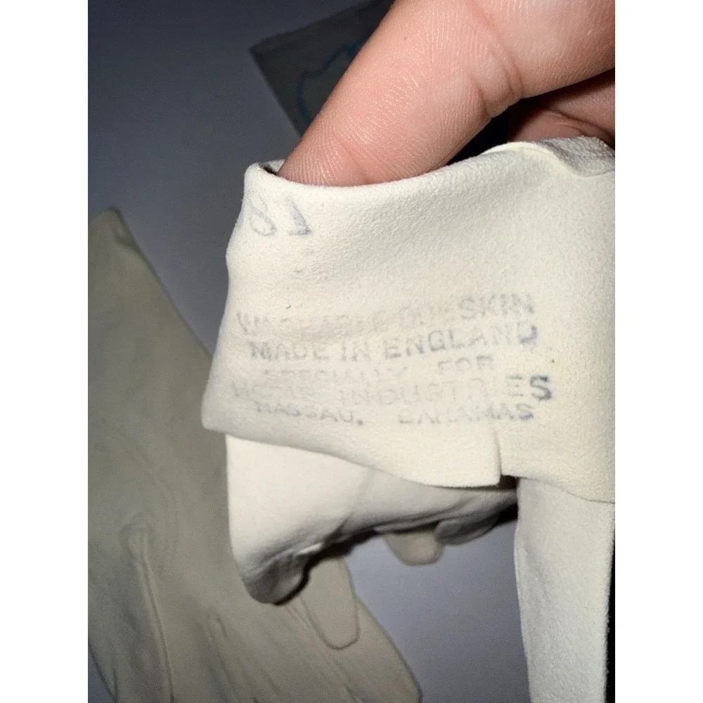 Vintage White Off White Kid Leather Gloves Van Raalte 6 1/2 long Cream‎ Q